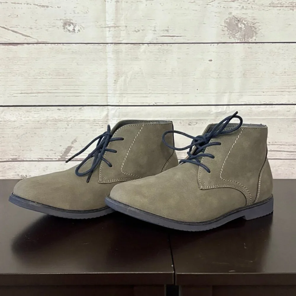 NWOB Crown & Ivy Kids Chuck Grey Shoes Size‎ 3M